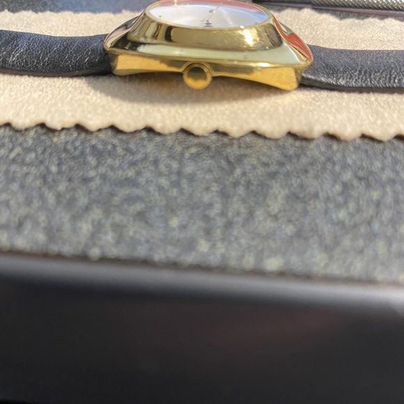 Vintage Robert Lee Morris Saucer Gold Watch - Picture 9 of 9